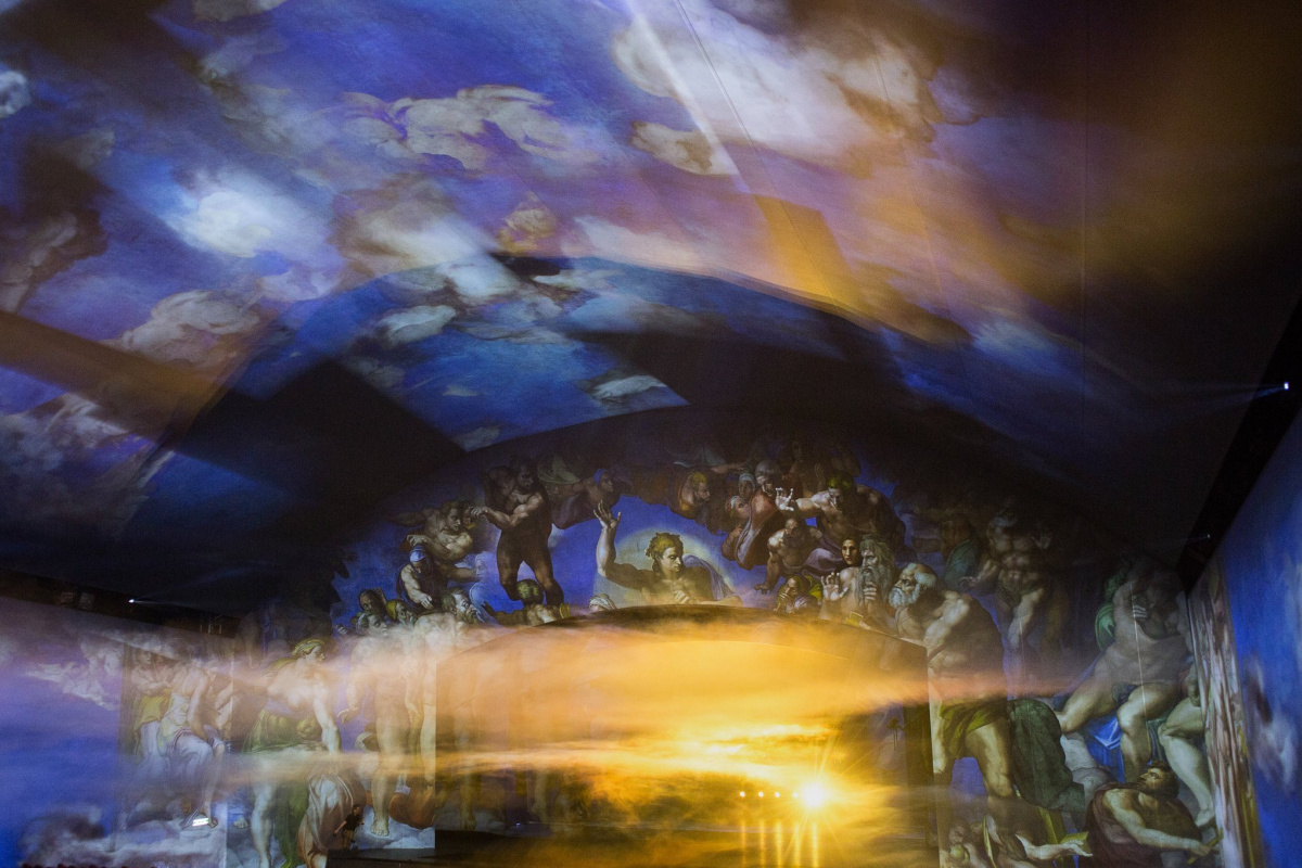 The final scene of "Universal Judgment" features Michelangelo’s masterpiece with lighting that imita The final scene of "Universal Judgment" features Michelangelo’s masterpiece with lighting that imita