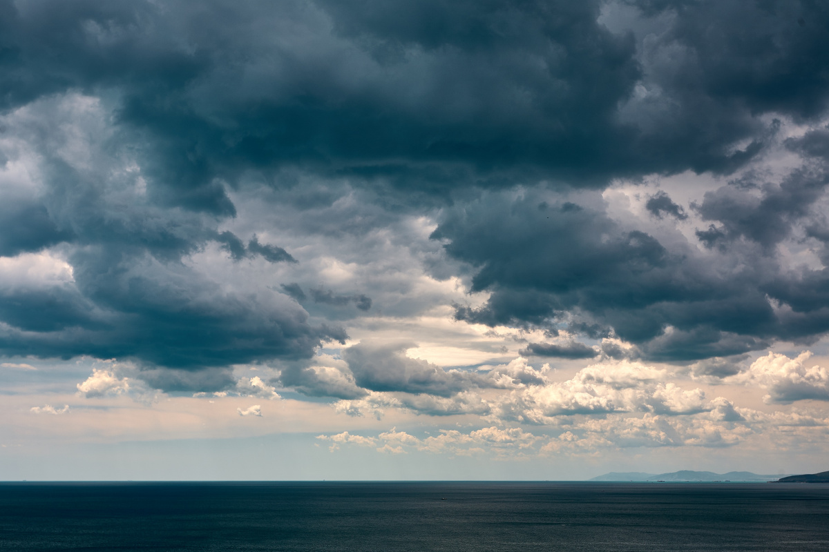 Under skies. Лазоревое небо. Лазоревое небо фото.