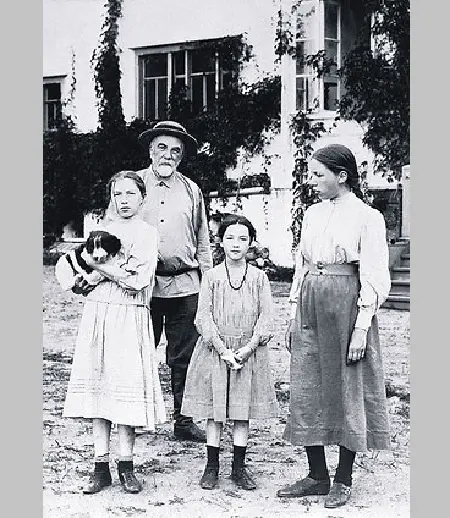 Василий Поленов с дочерьми