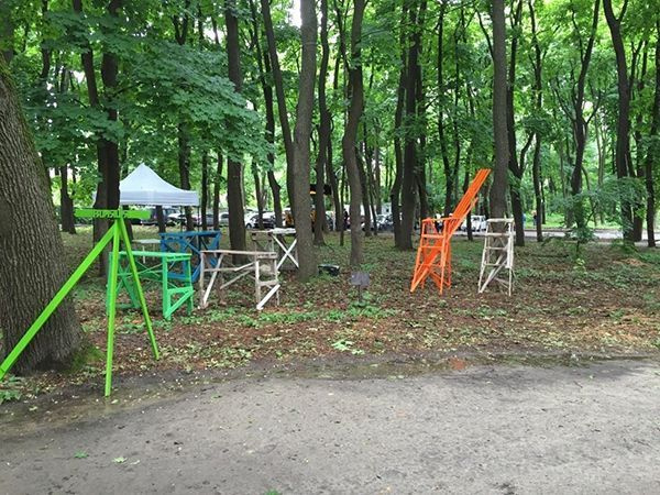 На улицах Киева появилось «Архитектоническое самообслуживание». Художники переосмысливают и переделы На улицах Киева появилось «Архитектоническое самообслуживание». Художники переосмысливают и переделы
