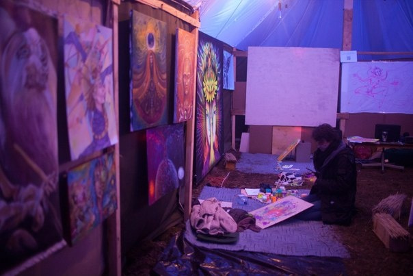 Петербуржцам «расширяют сознание» с помощью картин: новое арт-видение фестиваля