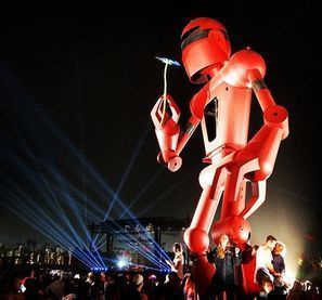 Ещё одну новинку 2015 года представляет скульптор Кристиан Ристов из Эль Прадо. Милым и нелепым выгл Ещё одну новинку 2015 года представляет скульптор Кристиан Ристов из Эль Прадо. Милым и нелепым выгл