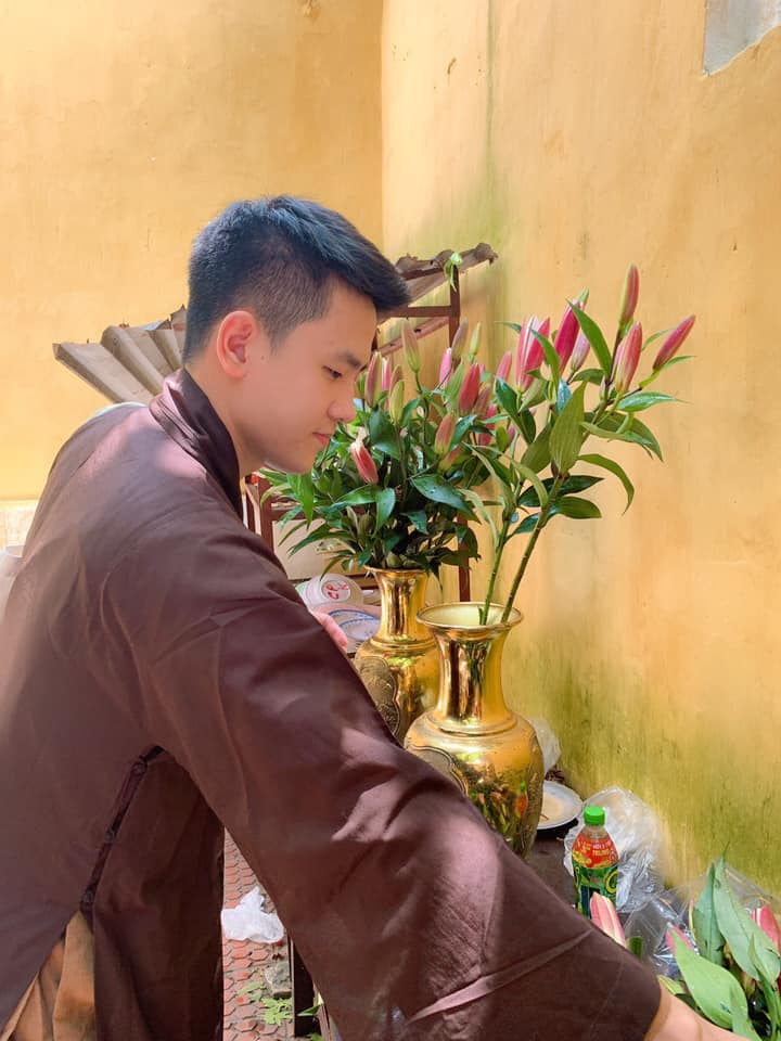 Eric King. Temple worshiping ceremony in Vietnam