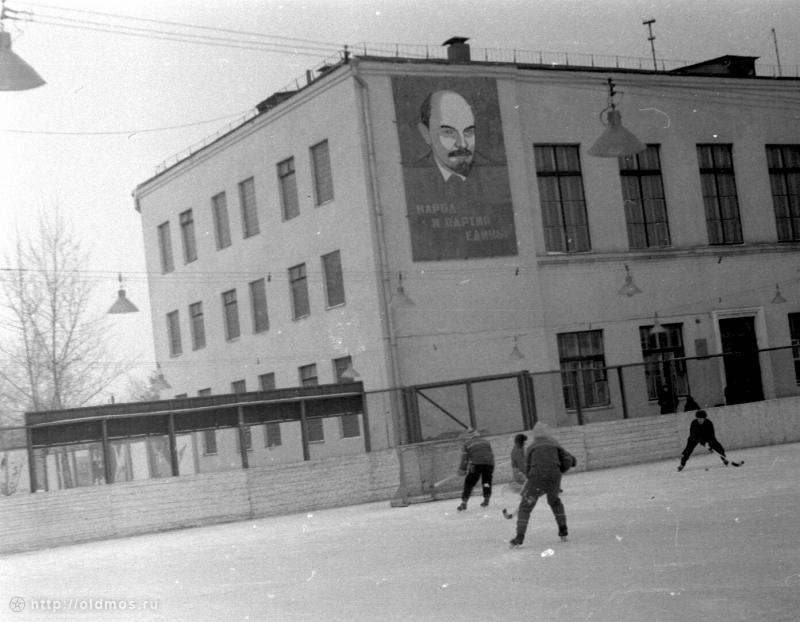 Стадион алмаз в москве в 90