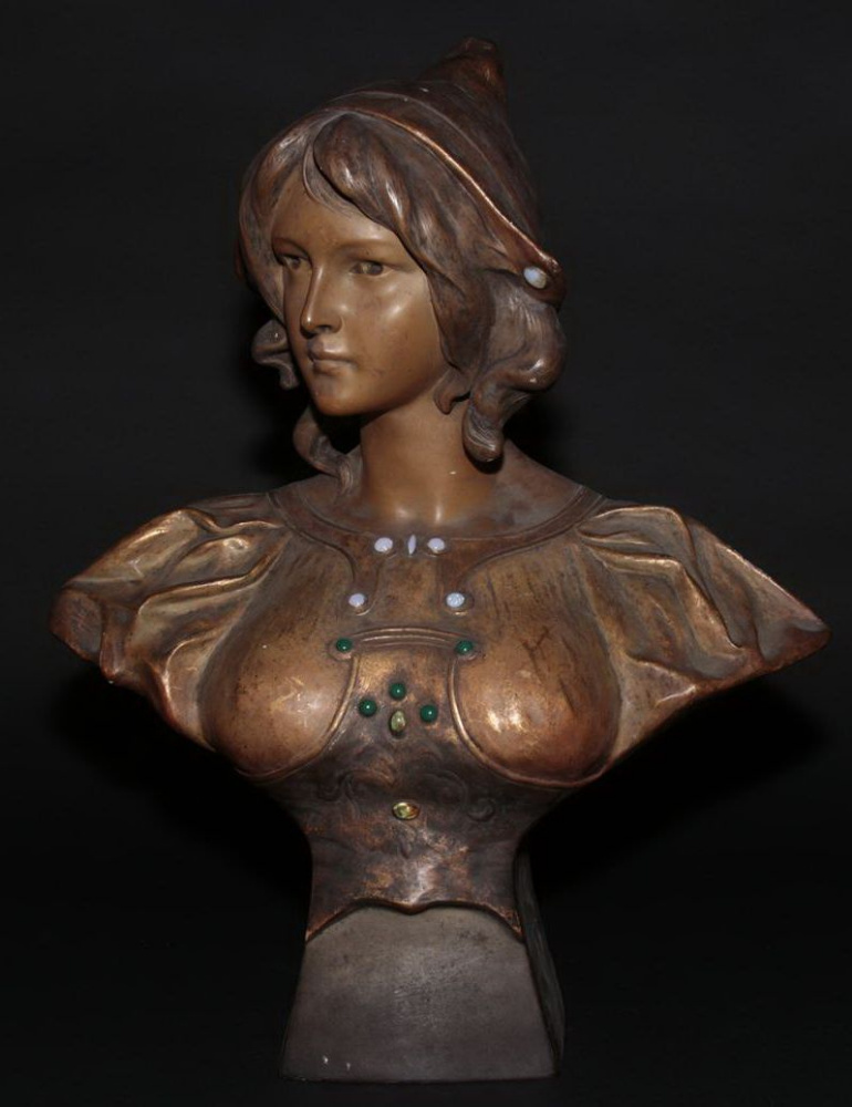 Friedrich Goldscheider. Bust of Cléo de Mérode, 1890s, terracotta, private collection Friedrich Goldscheider. Bust of Cléo de Mérode, 1890s, terracotta, private collection