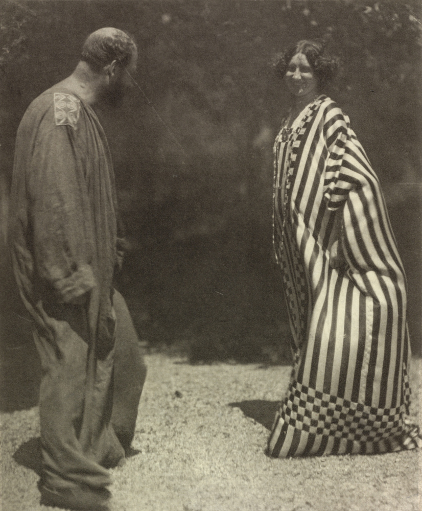 Gustav Klimt and Emilie Flöge in the garden of the Villa Olleander on the Attersee lake, 1910.
Phot Gustav Klimt and Emilie Flöge in the garden of the Villa Olleander on the Attersee lake, 1910.
Phot