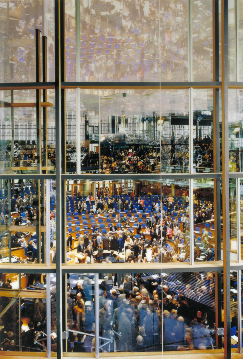 Andreas Gursky. Parliament (1998) Andreas Gursky. Parliament (1998)