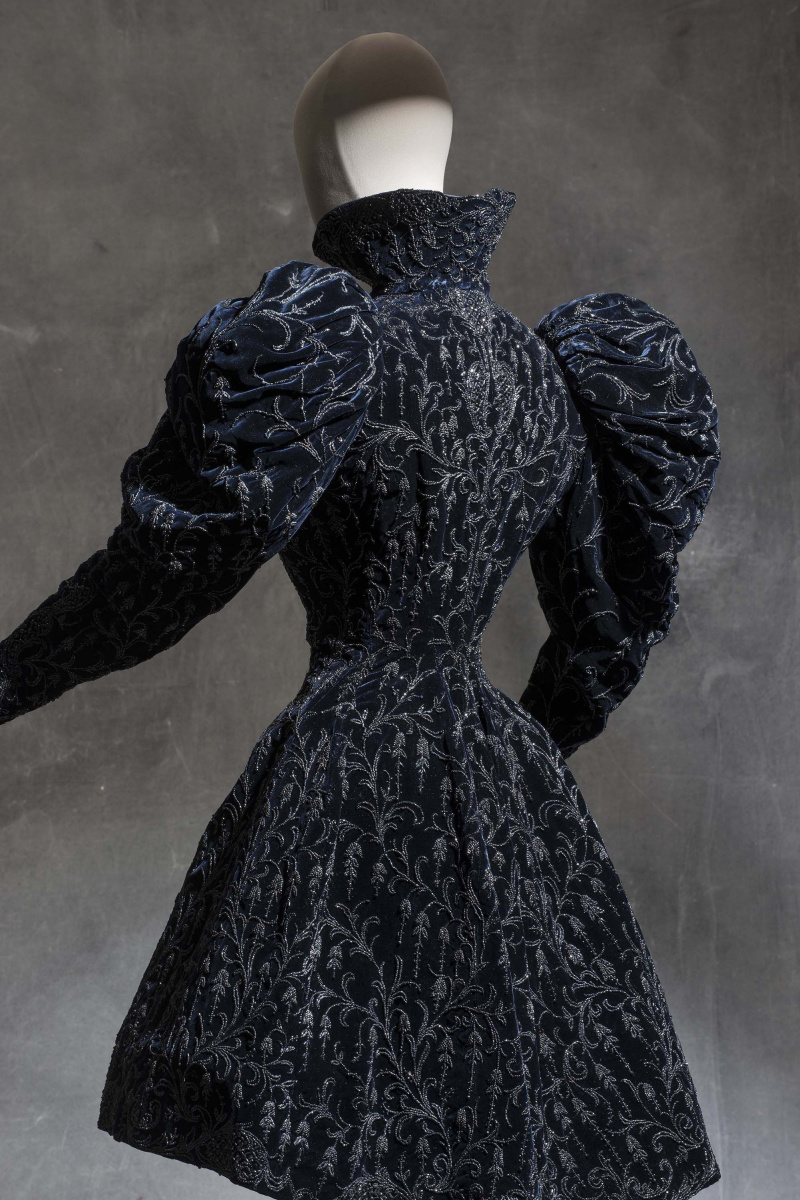 Cléo de Mérode's coat, designed by Jacques Doucet, 1898−1900, Museum of Decorative Arts, Paris (phot Cléo de Mérode's coat, designed by Jacques Doucet, 1898−1900, Museum of Decorative Arts, Paris (phot