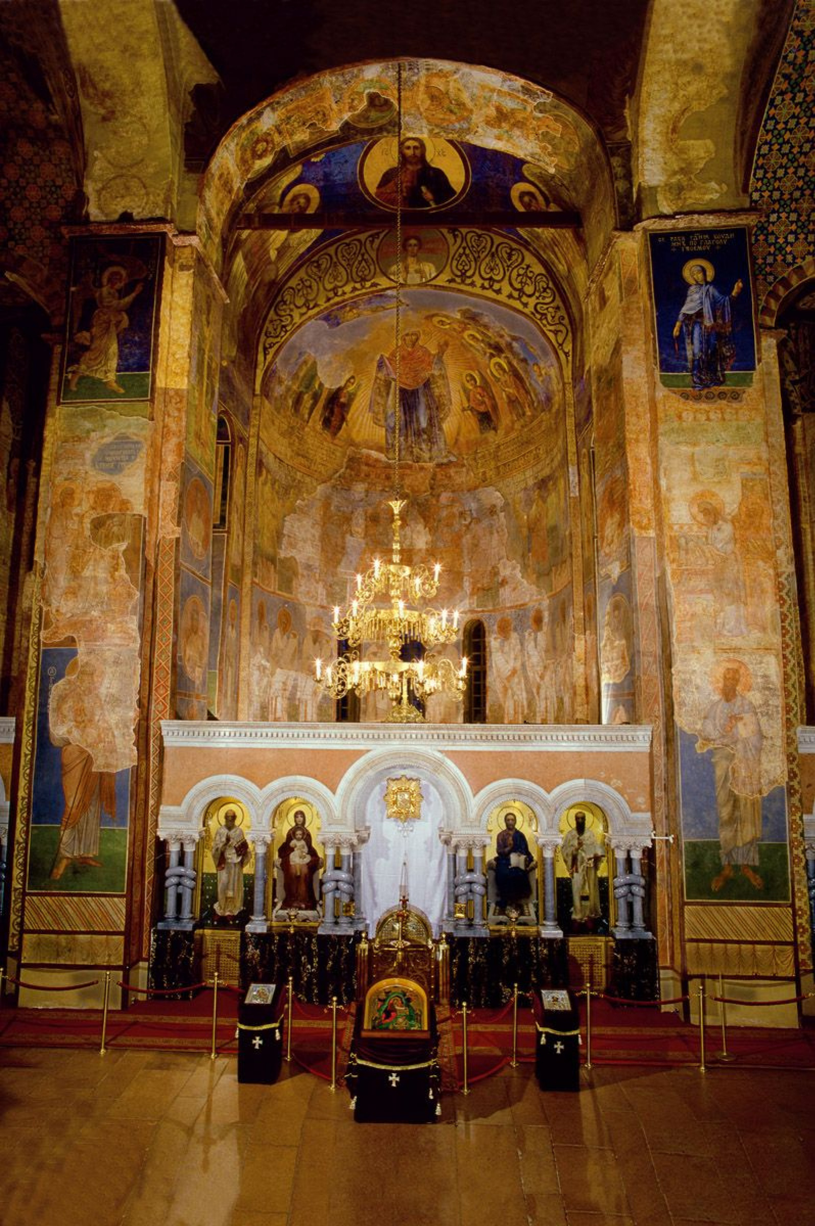 Современный вид убранства Кирилловской церкви (фото: kyivcity. travel)