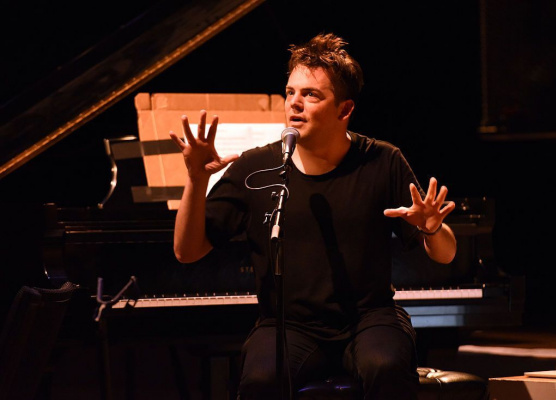 Нико Мьюли (Nico Muhly) — современный «классическикй» композитор, известный работами для Метрополите Нико Мьюли (Nico Muhly) — современный «классическикй» композитор, известный работами для Метрополите