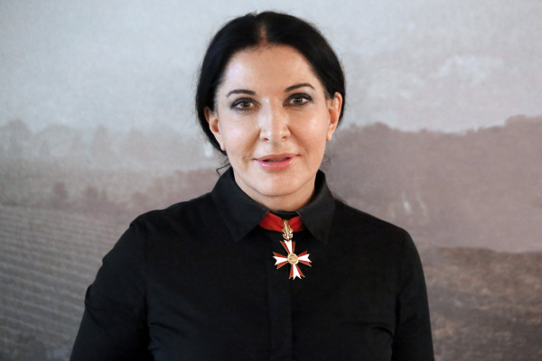 Марина Абрамович родилась в Белграде в 1947 году. Училась в Академии искусства в Белграде и Загребе. Марина Абрамович родилась в Белграде в 1947 году. Училась в Академии искусства в Белграде и Загребе.