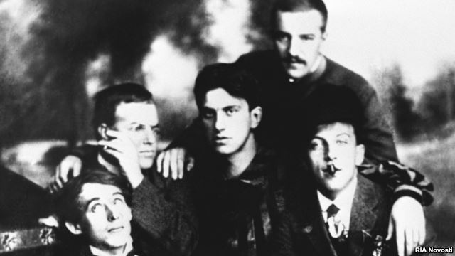 These words express the essence of the relationship between Burliuk and Mayakovsky: "A wonderful fri These words express the essence of the relationship between Burliuk and Mayakovsky: "A wonderful fri