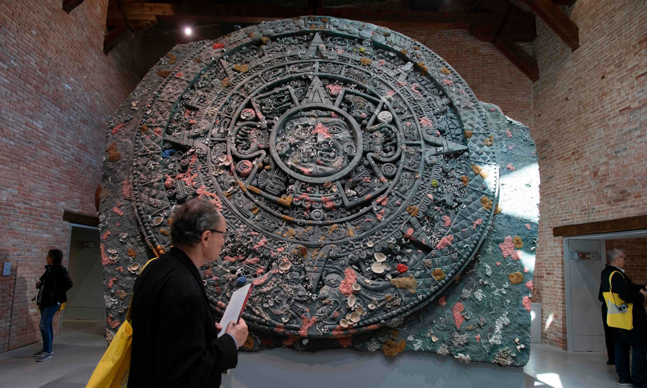 Damien Hirst, "Calendar Stone". Photo: Miguel Medina / AFP / Getty Images, 2017 Damien Hirst, "Calendar Stone". Photo: Miguel Medina / AFP / Getty Images, 2017