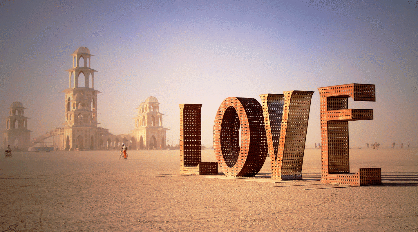 На просторах социальной утопии «All you need is love» На просторах социальной утопии «All you need is love»