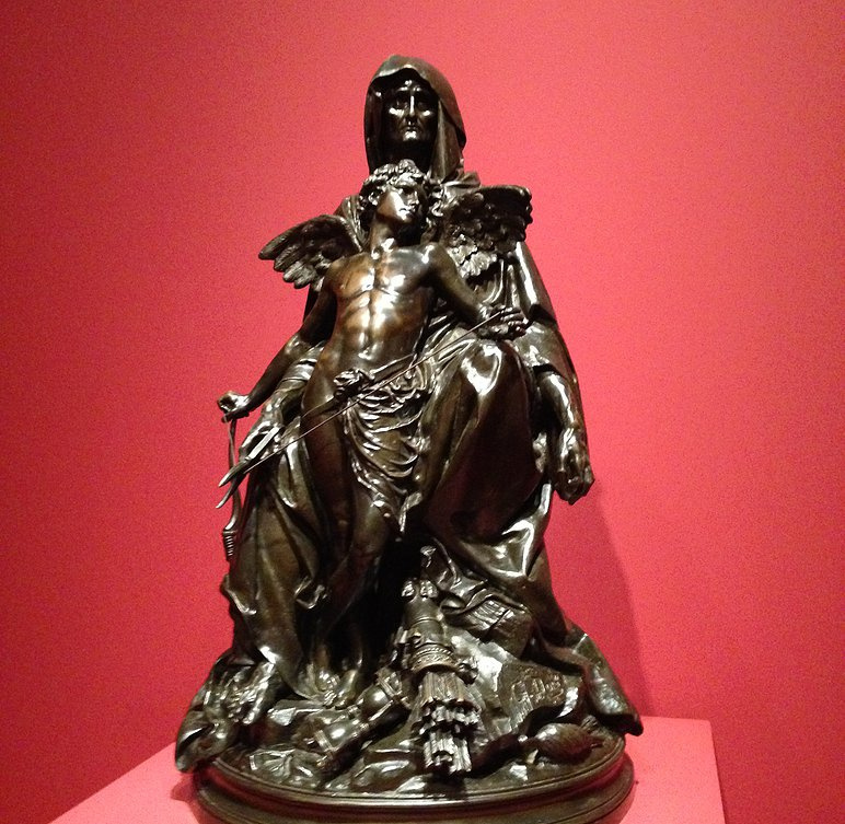 Скульптура «Судьба и Любовь» (Fate and Love (La Parque et l’Amour), 1877) высотой в один метр, изобр Скульптура «Судьба и Любовь» (Fate and Love (La Parque et l’Amour), 1877) высотой в один метр, изобр
