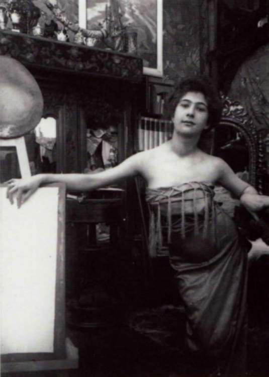 Photo models of Alphonse Mucha – in the photos and paintings. Captivating images and their prototypes