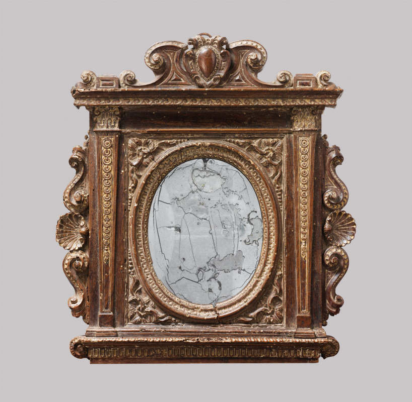 Итальянская рама для зеркала с двойной панелью. Грецкий орех. 1540−60-е. Метрополитен Музей. Коллекц