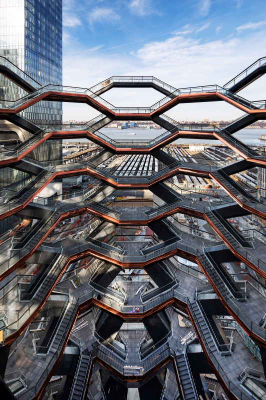 Невероятная архитектурная конструкция украсила новый район на Манхэттене