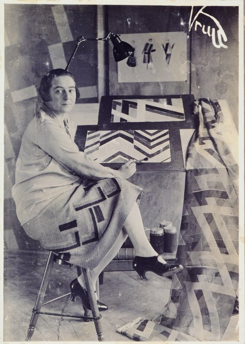 What a story!    Initially, the Orphists did paint circles or discs. But later Sonia Delaunay was carr