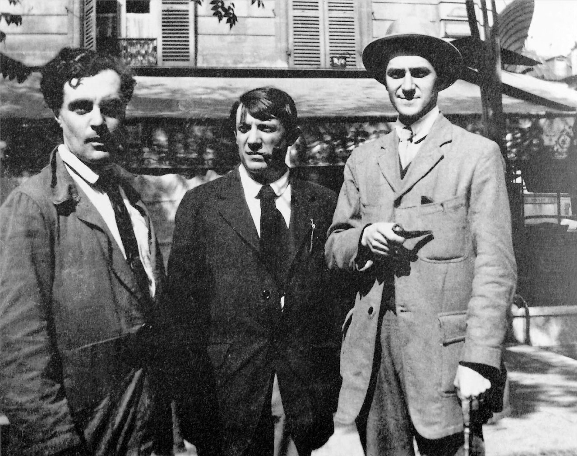 1916. Amedeo Modigliani, Pablo Picasso and art critic André Salmon. 1916. Amedeo Modigliani, Pablo Picasso and art critic André Salmon.
