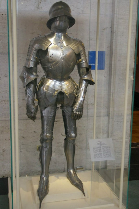Medieval armour by the German armourer Lorenz Helmschmied. Photo by Serhii Hunkov