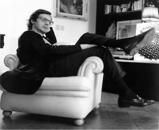 Витторио Згарби — известный итальянский писатель, искусствовед, арт-критик, куратор (в 2011-м он зап Витторио Згарби — известный итальянский писатель, искусствовед, арт-критик, куратор (в 2011-м он зап