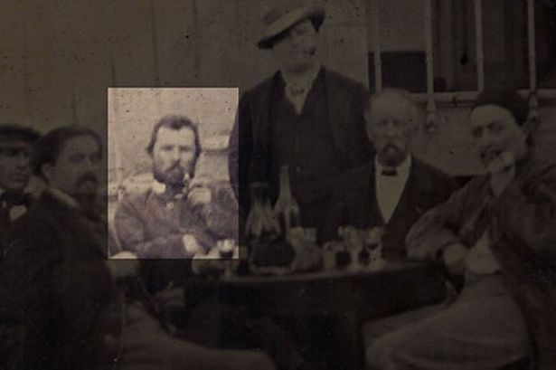 Человек, выделенный на фотографии 1887 года, может оказаться всемирно известным художником Винсентом Человек, выделенный на фотографии 1887 года, может оказаться всемирно известным художником Винсентом