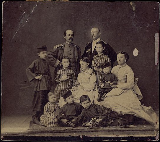 Чета Дитерихсов с родственниками и детьми. 1870. Источник — wikimedia Чета Дитерихсов с родственниками и детьми. 1870. Источник — wikimedia