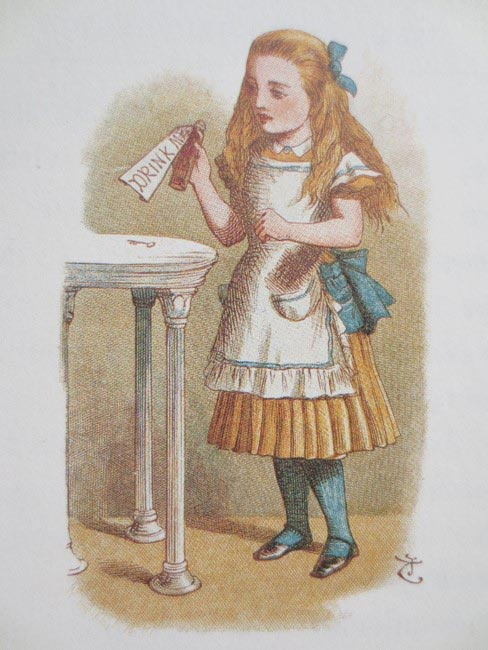 «Одеть Алису» (Addressing Alice: The Emergence of a Style Icon, 1865−1900) — выставка о влиянии Алис «Одеть Алису» (Addressing Alice: The Emergence of a Style Icon, 1865−1900) — выставка о влиянии Алис