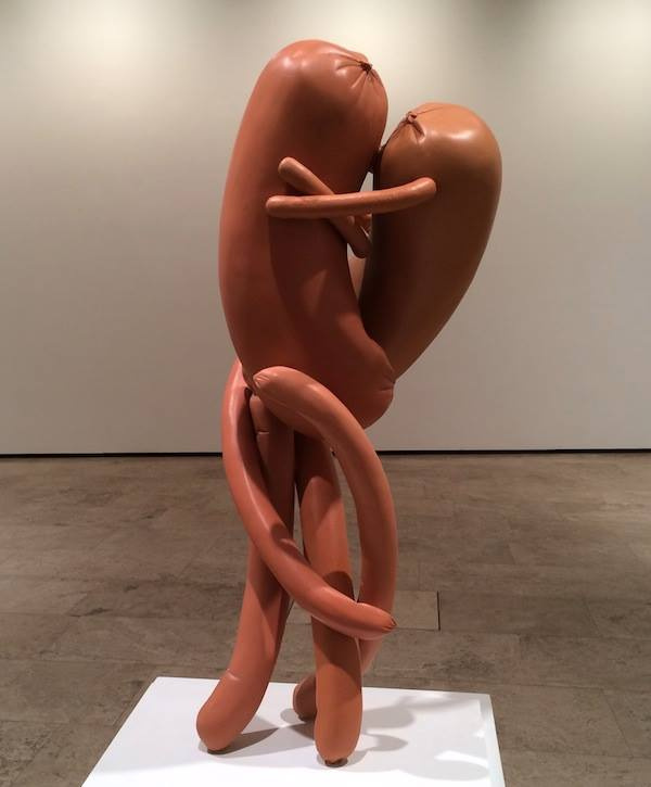 2. Скульпутра из сосисок «Поцелуй» Эрвина Вурма (Erwin Wurm), 2013 г.
Эрвин доказывает, что субъект 2. Скульпутра из сосисок «Поцелуй» Эрвина Вурма (Erwin Wurm), 2013 г.
Эрвин доказывает, что субъект
