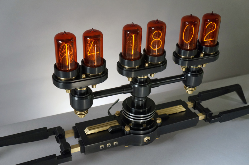 Glowing table clock by German master Frank Buchwald Glowing table clock by German master Frank Buchwald