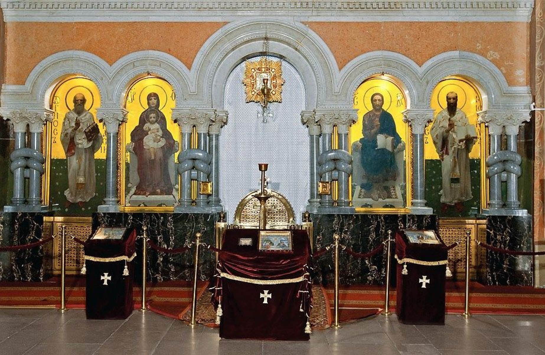 Иконостас в Кирилловской церкви