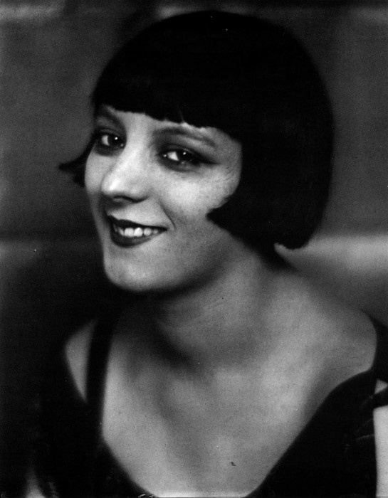 Kiki in 1920s Kiki in 1920s