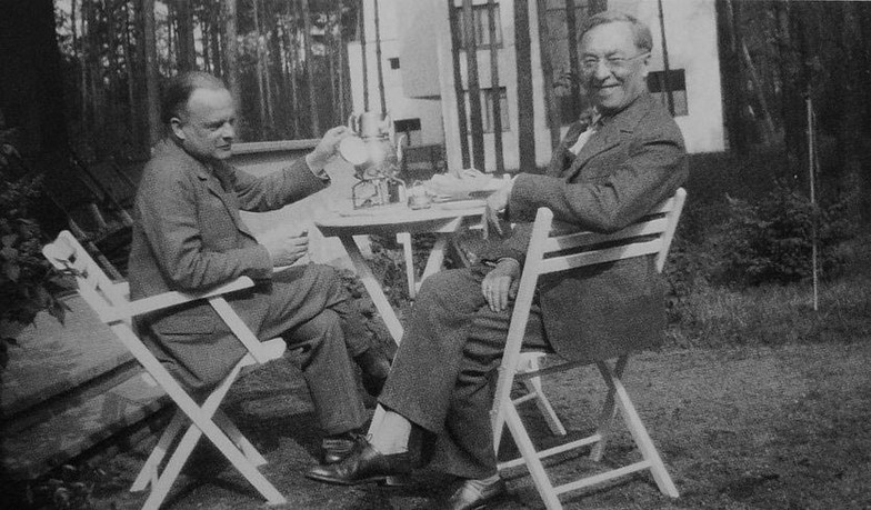 Василий Кандинский и Пауль Клее в Дессау, 1927 год Василий Кандинский и Пауль Клее в Дессау, 1927 год