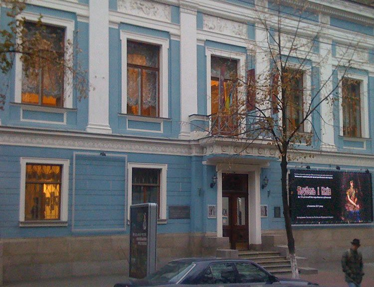Любовь до гроба или Искусство - не подарок: как сегодня складываются взаимоотношения государственных музеев и частных коллекций Любовь до гроба или Искусство - не подарок: как сегодня складываются взаимоотношения государственных музеев и частных коллекций