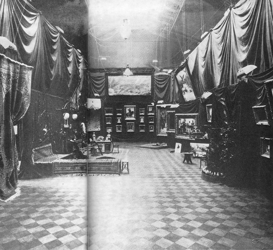 Фото: посмертная выставка В. В. Верещагина. Петербург, осень 1904 года (источник) Фото: посмертная выставка В. В. Верещагина. Петербург, осень 1904 года (источник)