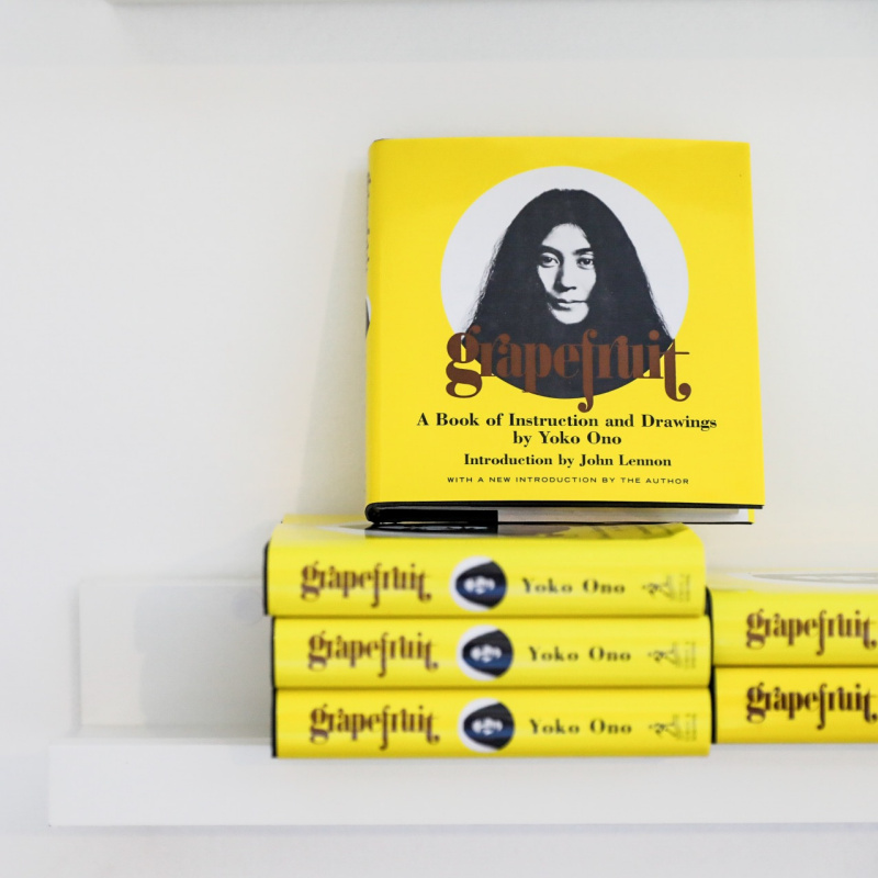 Грейпфрут. Обложка книги, издающейся в настоявшее время в Нью-Йорке. Источник фото — noelandgladys.c Грейпфрут. Обложка книги, издающейся в настоявшее время в Нью-Йорке. Источник фото — noelandgladys.c