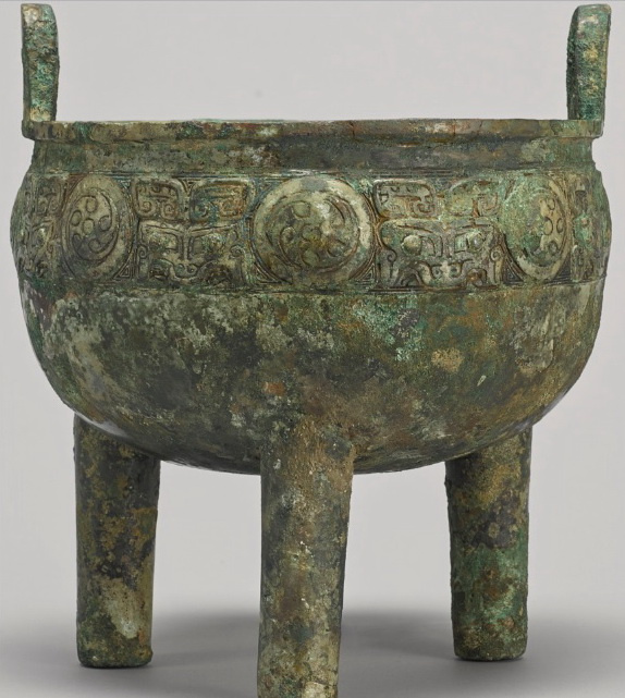 Ding (Chinese ceremonial vessel). China, the Western Zhou dynasty. Private collection. Photo from: s Ding (Chinese ceremonial vessel). China, the Western Zhou dynasty. Private collection. Photo from: s