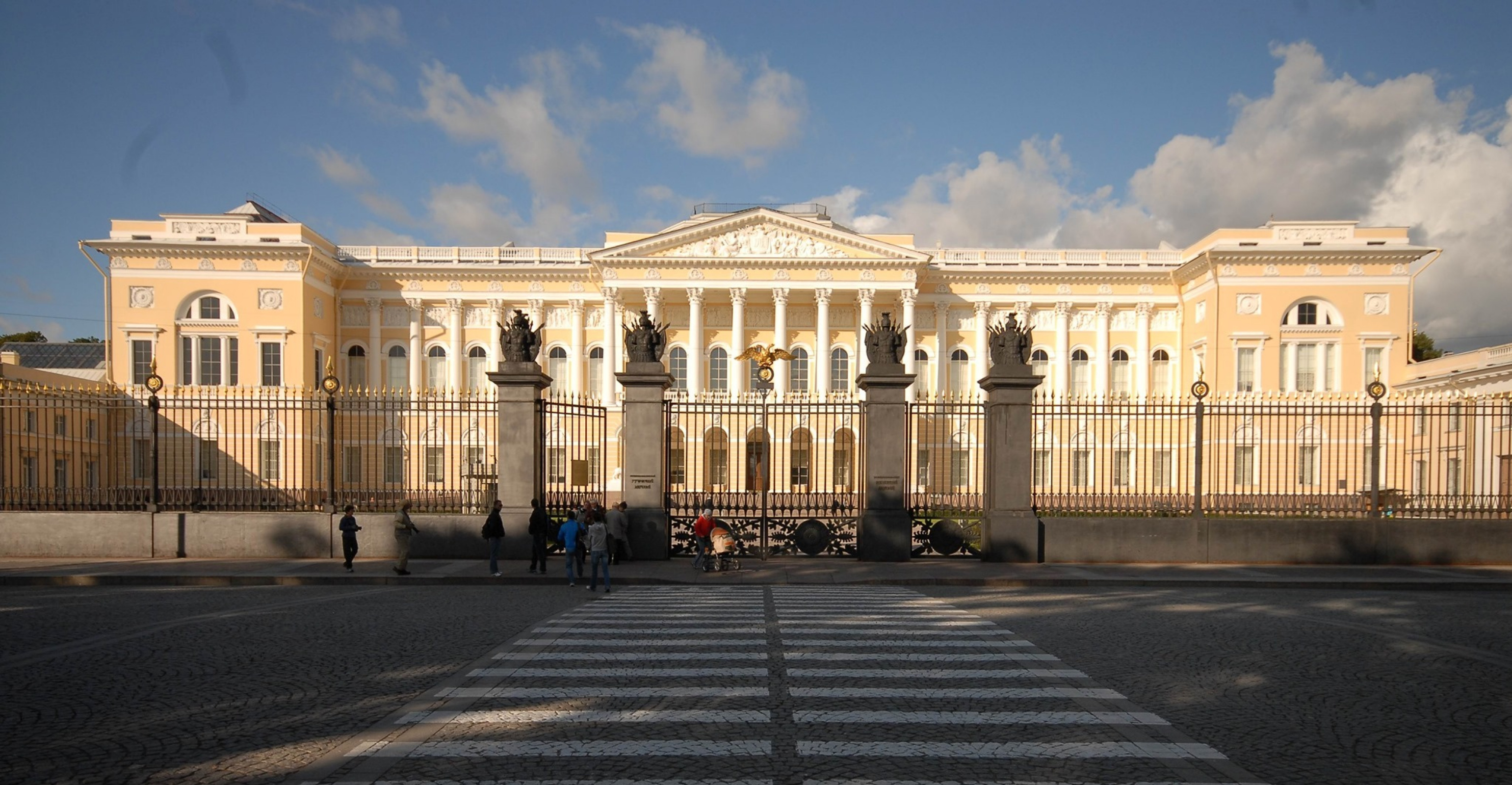 Фото Площади Искусств Санкт