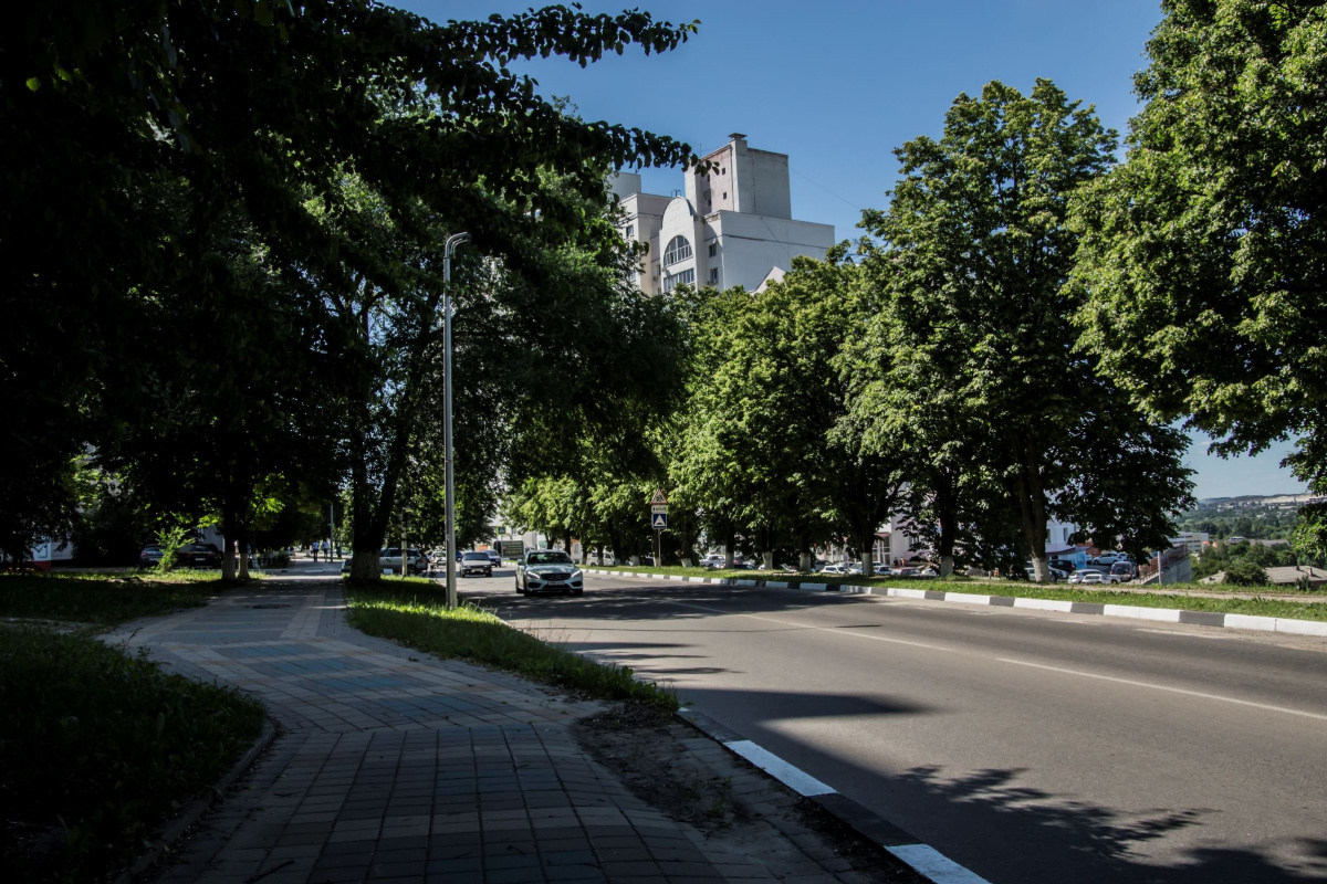 Улицы белгорода. Белгородские улицы. Центральная улица Белгорода для прогулок. Воронеж уютный город. Белгородская улица Калининград.