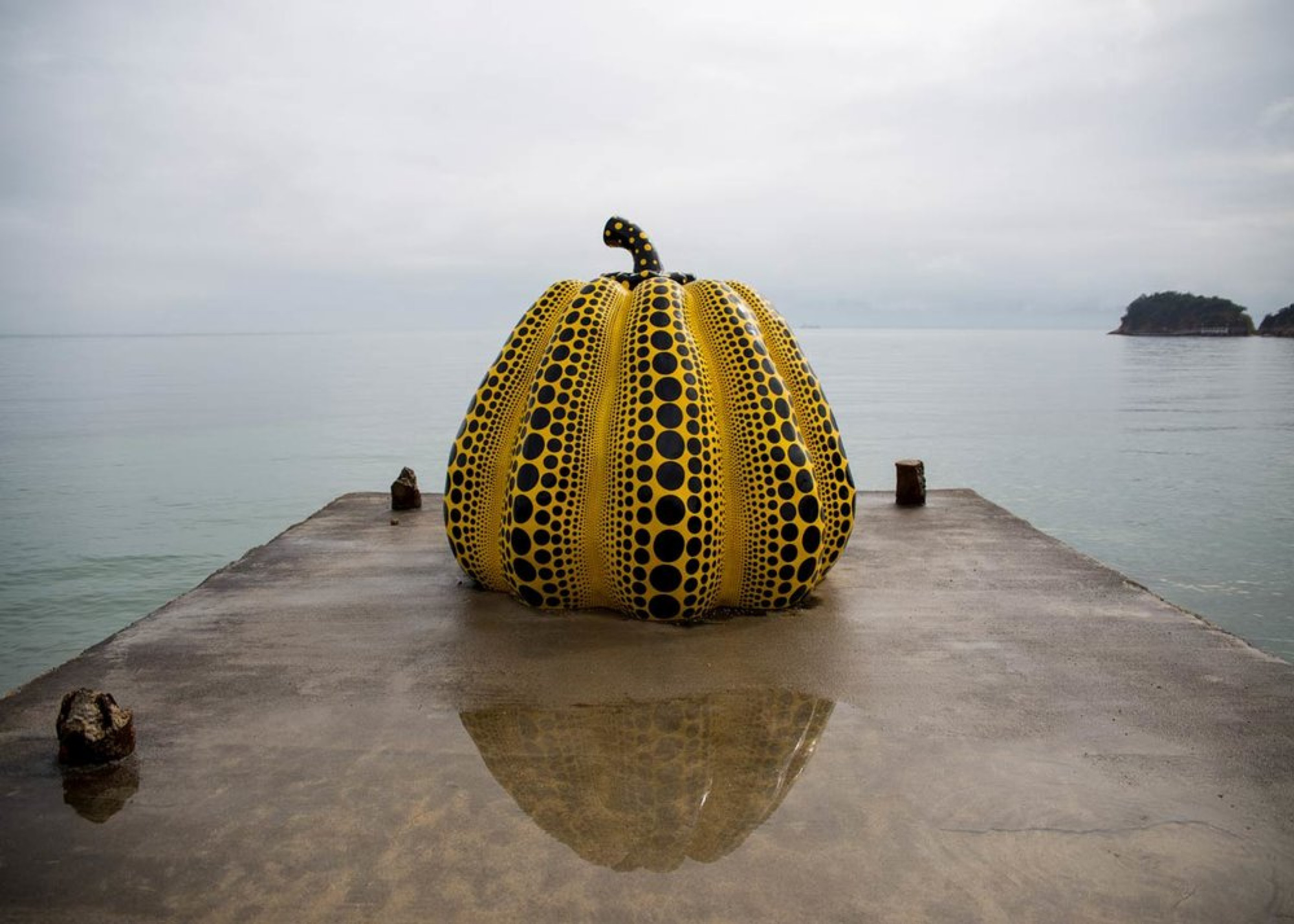 Yayoi Kusama's pumpkins land in downtown Milan - Domus