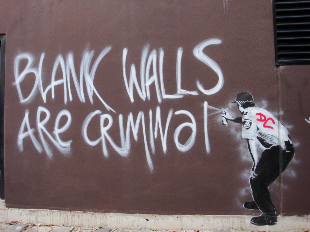 Banksy. 空墙是犯罪