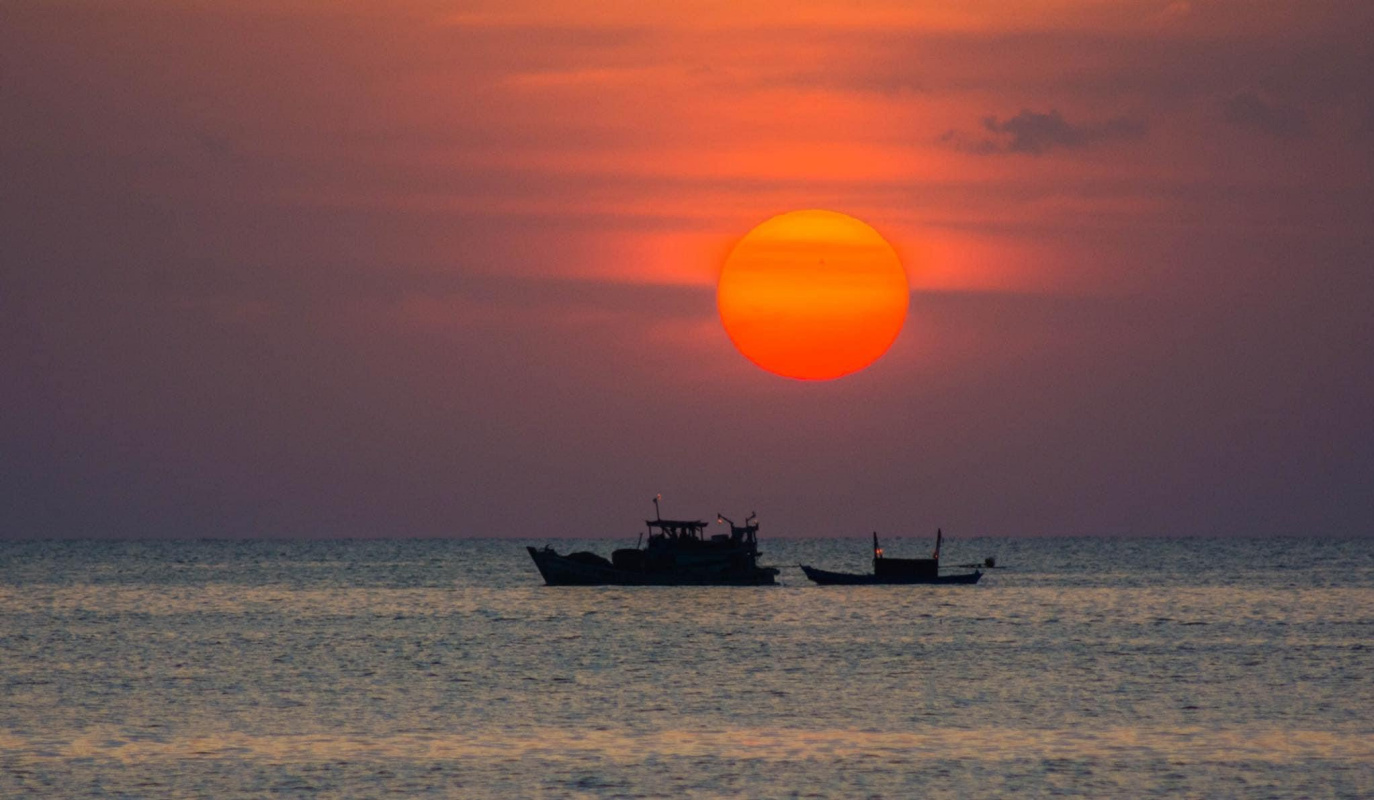 Nguyen Thanh Duy Photographer. Photo of sunset landscape diving at Cua Viet beach