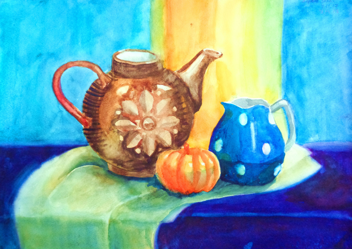 A teapot, a pumpkin and a pitcher