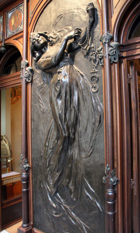 Alphonse Mucha, jewelry designer for Georges Fouquet